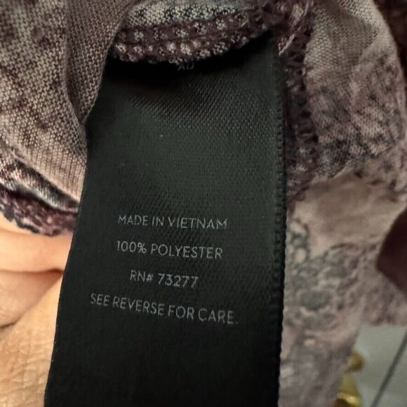 Simply Vera XL Tunic with Sheer Trims And Abstract Red And Black Mandala Design - Picture 6 of 11